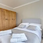 Finest Retreats - Shoe Buttons At Gap Road *