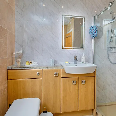 Finest Retreats - Shoe Buttons At Gap Road Reighton