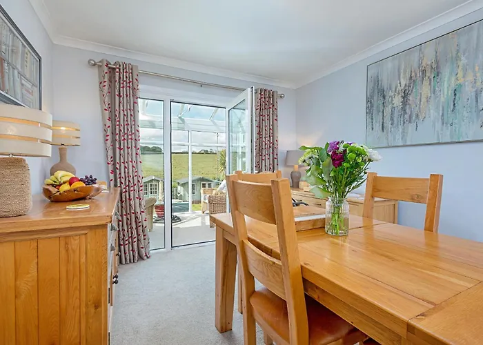 Finest Retreats - Shoe Buttons At Gap Road *