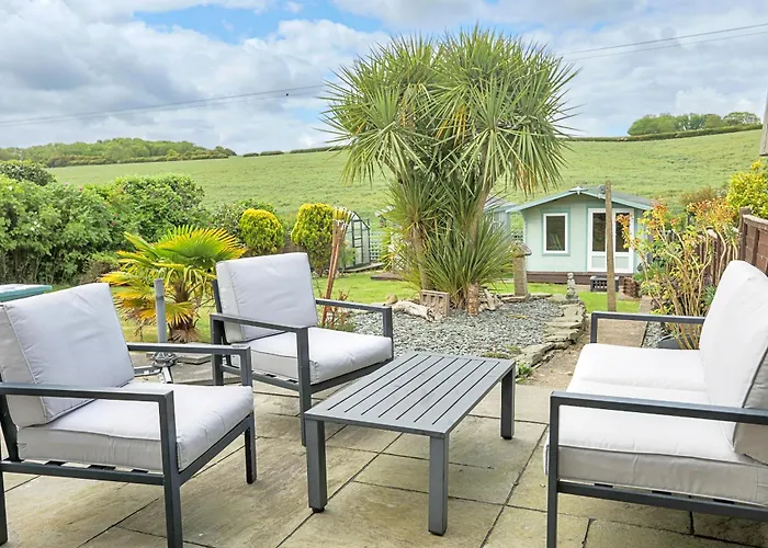 Finest Retreats - Shoe Buttons At Gap Road * Reighton